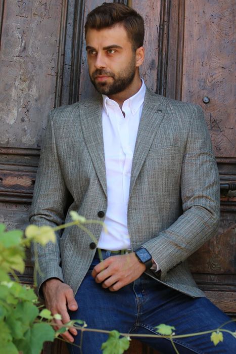 Picture of GRAY PLAIN PATTERN JACKET