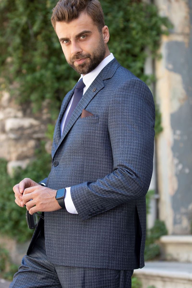 Picture of GRAY SQUARE PATTERNED SUIT